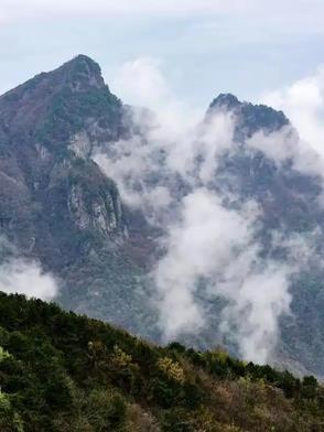 我们曾经翻过那座山是什么歌